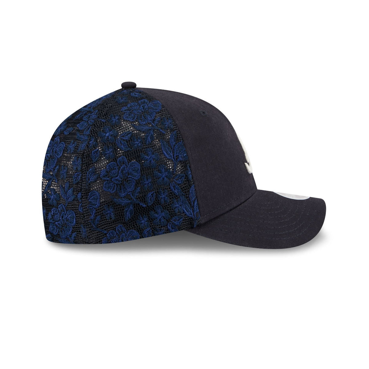 Atlanta Braves Floral Mesh Women's 9FORTY M-Crown Trucker Hat