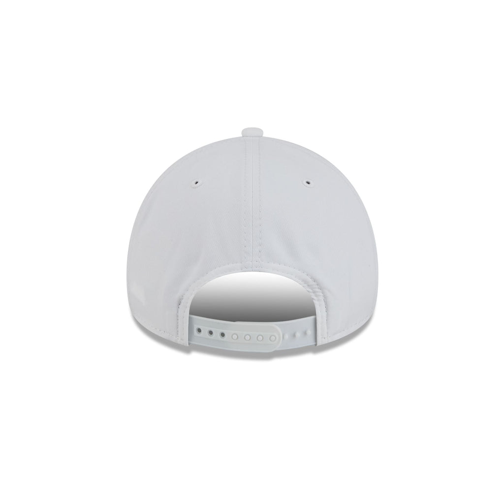 Atlanta Braves White 9FORTY APEX Snapback Hat